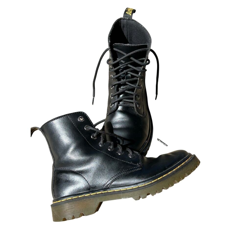 Dr. Martens women’s Sz 7 Air Wair boots